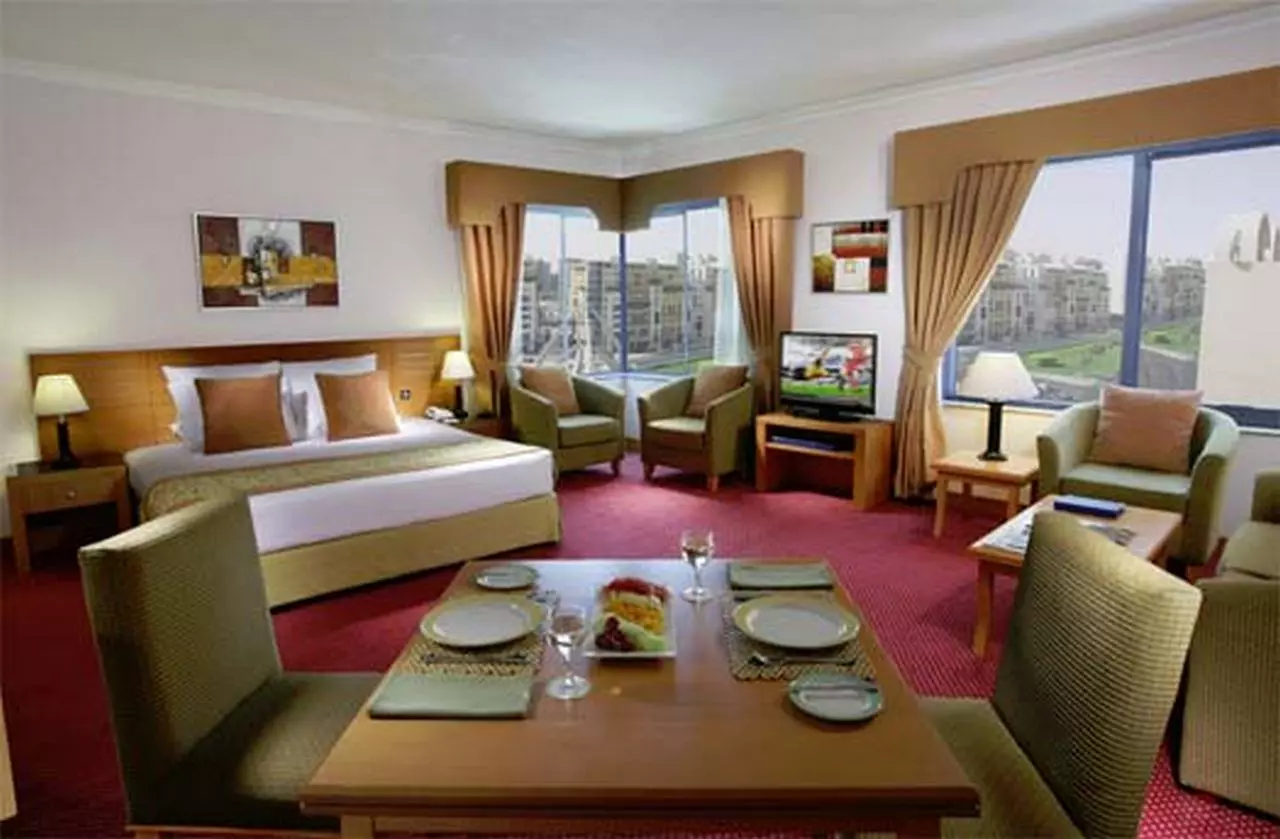 METROPOLITAN_EDIT (9).jpg